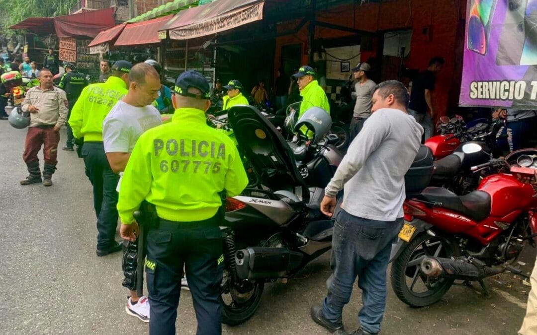Mil personas registradas y seis capturados en operativo de seguridad en Medellín