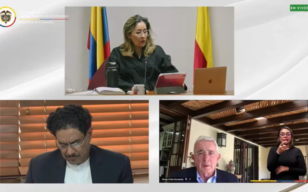 La Jueza 44 Penal de Circuito de Bogotá señaló en su sentido del fallo al expresidente Álvaro Uribe Vélez culpable de los delitos de soborno en actuación penal y fraude procesal